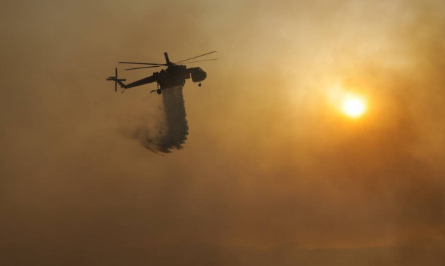Φωτιά στη Ρόδο: Σε κατάσταση έκτακτης ανάγκης οι Δημοτικές ενότητες Πεταλούδων και Καλλιθέας