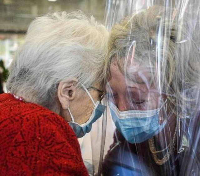 Ιταλία: Επισκέψεις σε νοσοκομεία και γηροκομεία με το «πράσινο πάσο»