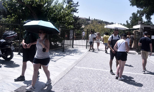 Καιρός - Καύσωνας: «Φλέγεται» η Ελλάδα - Πανευρωπαϊκό ρεκόρ υψηλής θερμοκρασίας με 46,3 βαθμούς