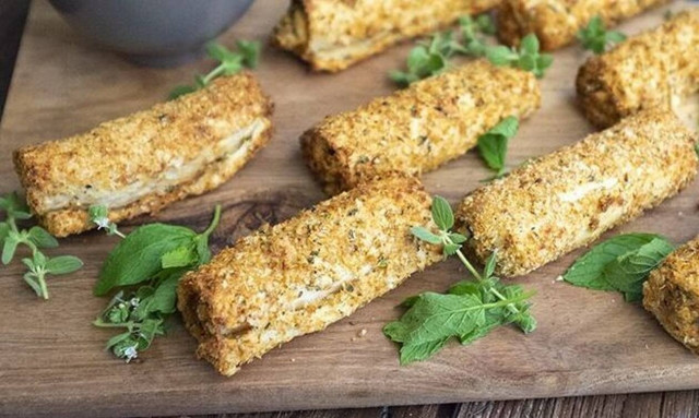 Πεντανόστιμα ρολάκια κοτόπουλου - Συνταγή του Άκη Πετρετζίκη