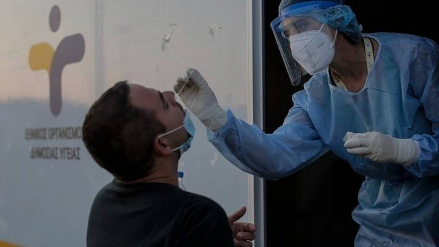 Καπραβέλος: Διανύουμε το καλοκαίρι των μεταλλάξεων - Θα είναι καταστροφικό ένα νέο κύμα