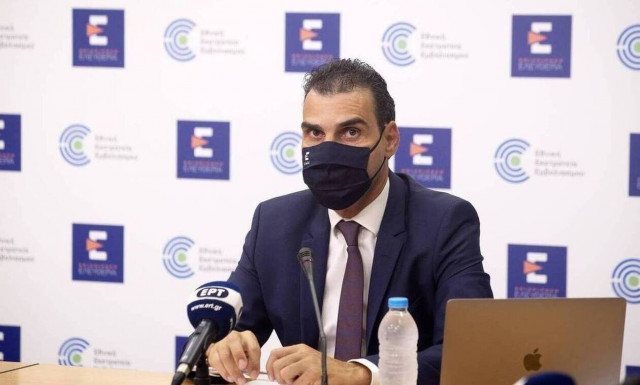 Live η ενημέρωση του υπουργείου Υγείας για τους εμβολιασμούς