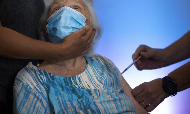 Κορονοϊός: Πλήρως εμβολιασμένος ο μισός πληθυσμός της ΕΕ, σύμφωνα με υπολογισμούς