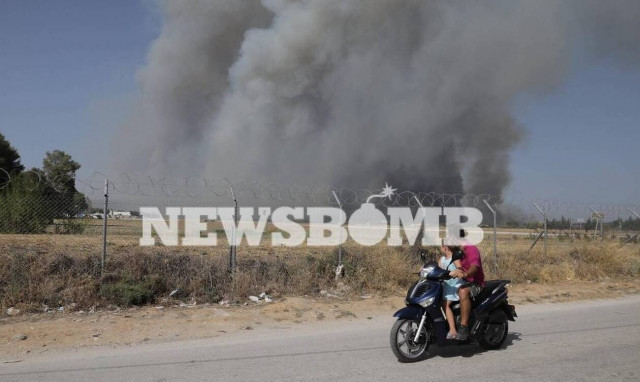 Αντιπεριφερειάρχης Πολιτικής Προστασίας: «Η φωτιά στη Βαρυμπόμπη είναι ανεξέλεγκτη»