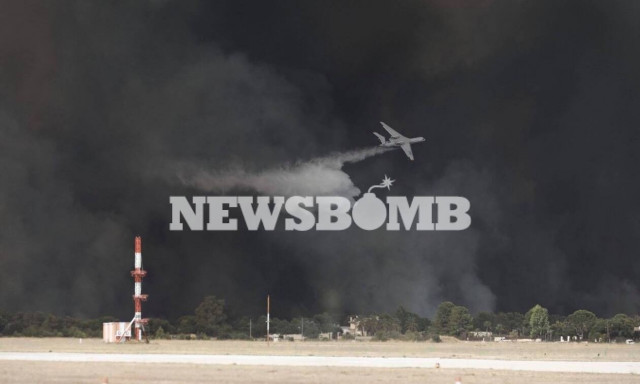 Φωτιά ΤΩΡΑ στη Βαρυμπόμπη: Μάχη σε τρία μέτωπα, εκκενώνονται σπίτια – Ενισχύθηκαν οι δυνάμεις