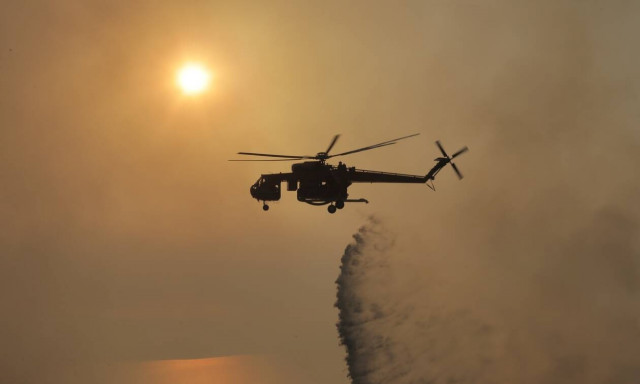 Φωτιά ΤΩΡΑ: Σε πύρινο κλοιό Μάνη, Μεσσηνία και Εύβοια - Μάχη με τις αναζωπυρώσεις