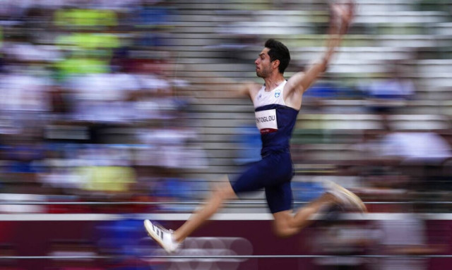 Μίλτος Τεντόγλου: Φοβέρες γκριμάτσες του χρυσού Ολυμπιονίκη στον αέρα της ΕΡΤ (video)