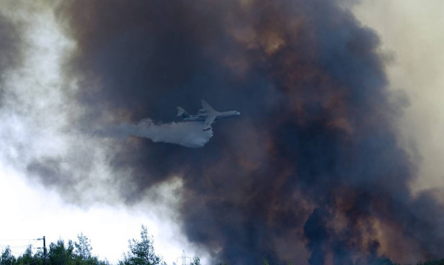 Φωτιά στη Βαρυμπόμπη