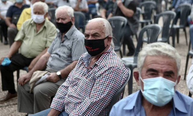 Τρία νέα πακέτα αναδρομικών περιμένουν χιλιάδες συνταξιούχοι.