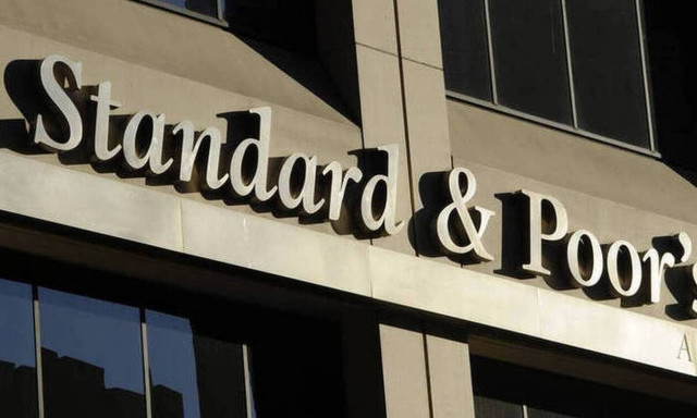 Standard & Poor's: Ανθεκτικές οι ελληνικές τράπεζες στα stress test της ΕΚΤ