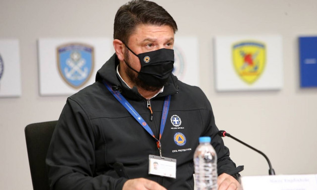 Έκτακτη ενημέρωση Χαρδαλιά για τις φωτιές σε Βαρυμπόμπη, Μεσσηνία και Εύβοια