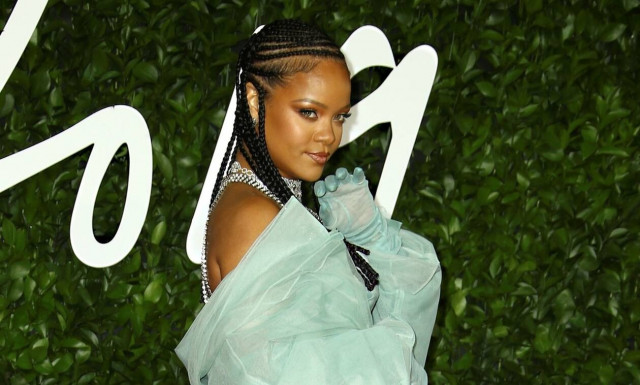 Η Ριάνα είναι και επίσημα δισεκατομμυριούχος!