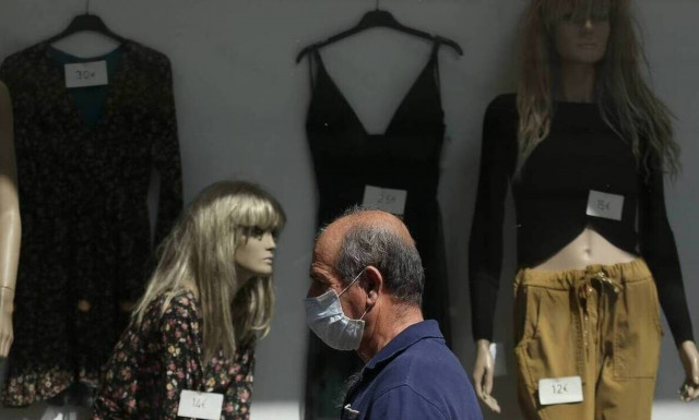 Οι θερμοκρασίες ρεκόρ νέκρωσαν το εμπορικό κέντρο της Αθήνας