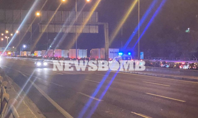 Φωτιά ΤΩΡΑ: Εγκλωβισμένοι οδηγοί στην Εθνική Οδό – Τους γυρίζουν πίσω σε Καλυφτάκη και Οινόφυτα