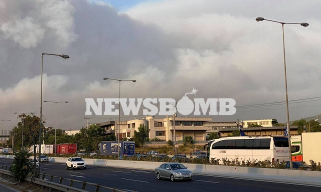 Φωτιά ΤΩΡΑ: Εκκενώνεται και η Ιπποκράτειος Πολιτεία - Έκλεισε η Εθνική Οδός Αθηνών - Λαμίας