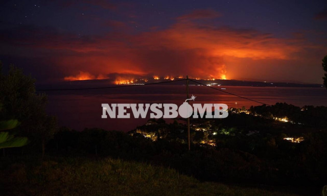 Φωτιά στην Εύβοια: Ροβιές, Φαράκλα και Λίμνη δοκιμάζονται σκληρά