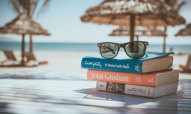 Πέντε βιβλία που θα σε ταξιδέψουν μέσα από τις σελίδες τους