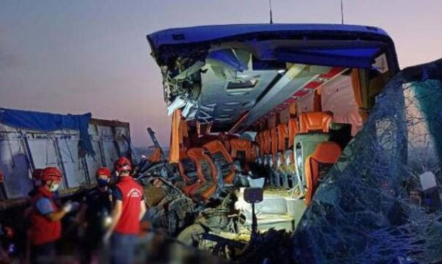 Τουρκία: Εννέα νεκροί σε σύγκρουση λεωφορείου με φορτηγό - Σοκαριστικές εικόνες