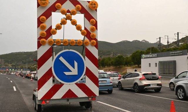 Φωτιά ΤΩΡΑ: Κλειστή η εθνική οδός Κορίνθου-Τριπόλεως λόγω πυρκαγιάς στην Αρκαδία