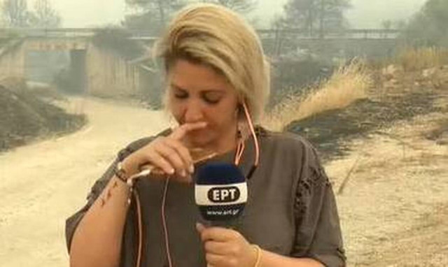 Φωτιά Εύβοια: «Λύγισε» στον αέρα δημοσιογράφος της ΕΡΤ από το μέγεθος της καταστροφής