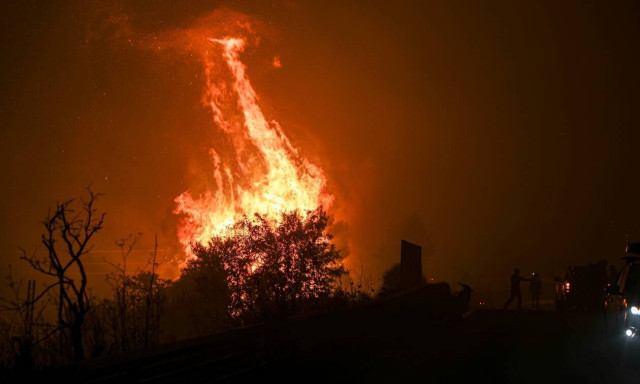Φωτιά ΤΩΡΑ: Eκκενώνονται προληπτικά τρία χωριά του Πύργου