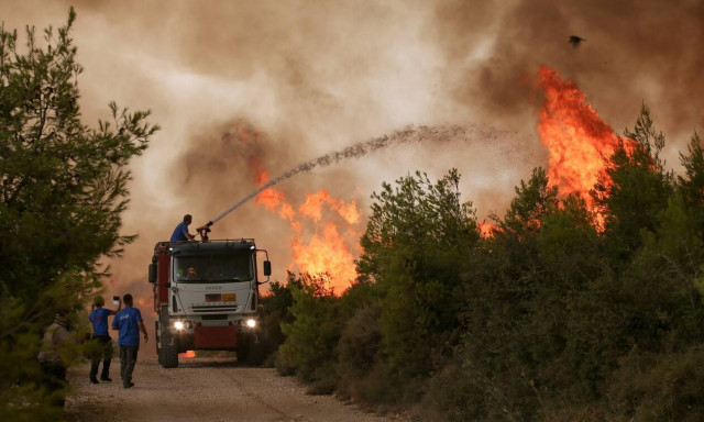 Φωτιά ΤΩΡΑ: Ποιοι δρόμοι είναι κλεστοί - Έκτακτες κυκλοφοριακές ρυθμίσεις στην Αττική