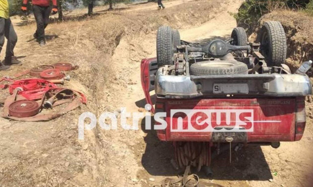 Φωτιά στην Ηλεία: Εκτροπή πυροσβεστικού με ένα τραυματία