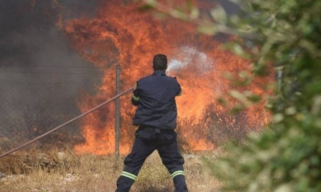 Φωτιά στη Θεσσαλονίκη: Σε εξέλιξη πυρκαγιά στο δήμο Θέρμης