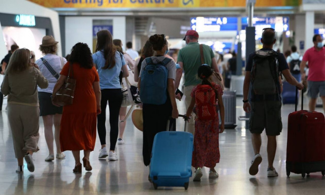 ΥΠΑ: Υποχρεωτικά με πιστοποιητικό εμβολιασμού ή νόσησης, ή αρνητικό τεστ η επιστροφή από τα νησιά