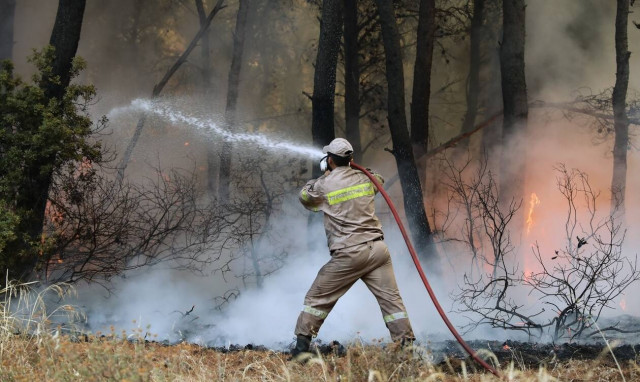 Φωτιές στην Ελλάδα: Τι μεταδίδουν τα διεθνή μέσα για τα πύρινα μέτωπα της χώρας