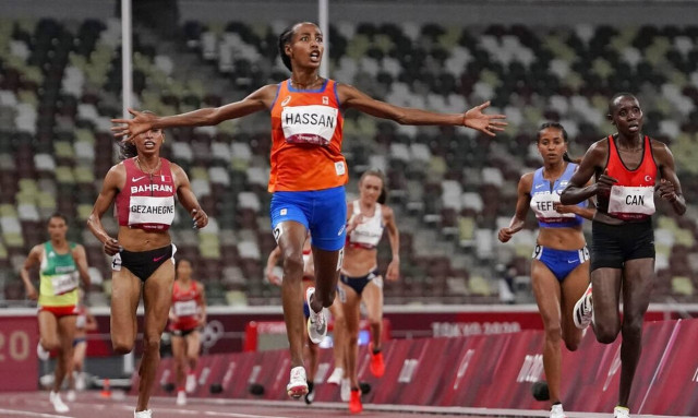 Ολυμπιακοί Αγώνες: Έκανε το... τρεμπλ στα μετάλλια η Χασάν! «Χρυσή» στα 10.000 μέτρα (video)