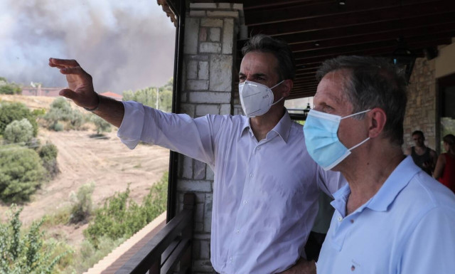 Στο Συντονιστικό Κέντρο της Πυροσβεστικής ο Κυριάκος Μητσοτάκης