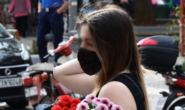 Έκκληση για μάσκες από την πρόεδρο της ΕΙΝΑΠ