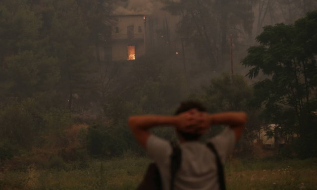 Electricity gradually restored in fire areas of Greece, including water-pumping system