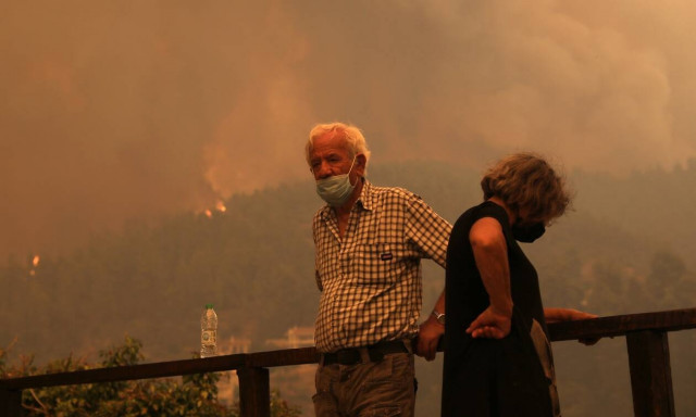 Φωτιά στην Εύβοια: «Δεν υπάρχει μέλλον, δεν υπάρχει αύριο», λέει ο πρόεδρος της κοινότητας Λίμνης