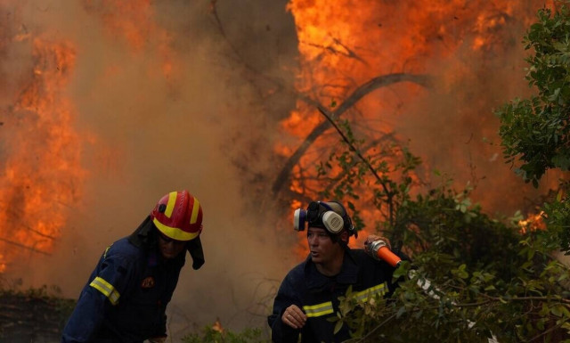 Φωτιές: Ποιες χώρες βοηθούν την Ελλάδα στη μάχη με τις φλόγες - Αναλυτικά οι δυνάμεις
