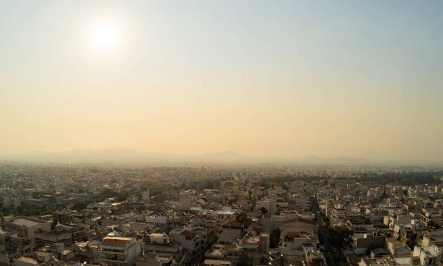 Καιρός: Στο «κόκκινο» τη Τρίτη το θερμόμετρο με έως και 42 βαθμούς Κελσίου - Ενισχύονται οι άνεμοι