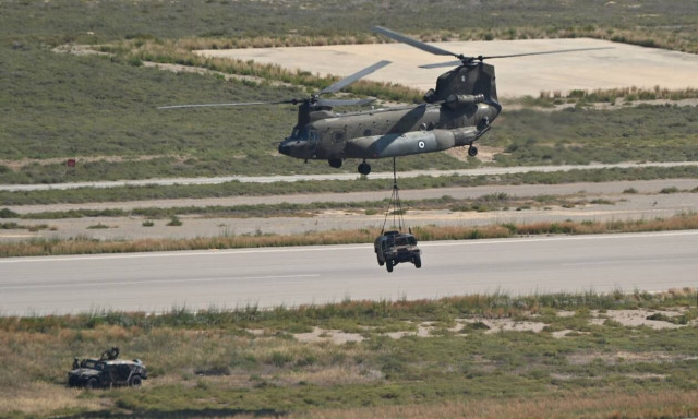 Φωτιές - Ελλάδα: Ανατροπή με την παραίτηση του Διοικητή Αεροπορίας Στρατού - Παραμένει στη θέση του