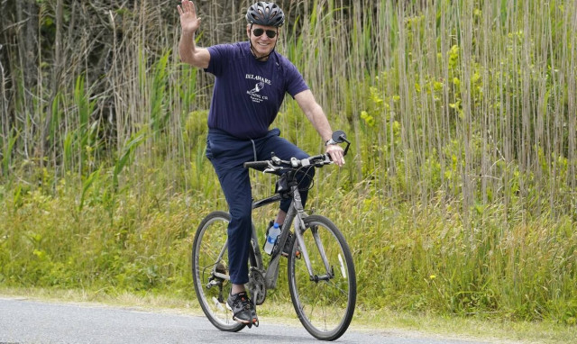 «Τα μπάνια» των ισχυρών: Οι διακοπές του Μπάιντεν, της Μέρκελ και των άλλων ηγετών του κόσμου