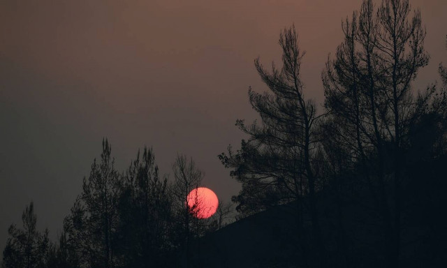 Φωτιές στην Ελλάδα: Το δράμα στα πρωτοσέλιδα του κοσμου - Guardian, New York Times, La Stampa, FT