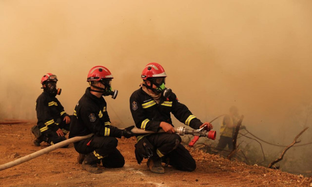Φωτιά Ηλεία - Μήνυμα του 112: Εκκενώνεται ο Λάλας