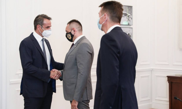 Συνάντηση Μητσοτάκη με τον Υπουργό Εσωτερικών της Σερβίας