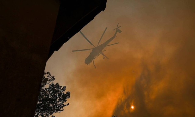 Fire pockets in central Peloponnese continue, with rekindlings in Gortynia