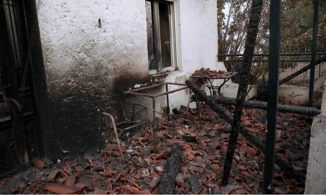 Εντατικοί έλεγχοι κτηρίων στις πυρόπληκτες περιοχές: 940 αυτοψίες μέχρι τώρα