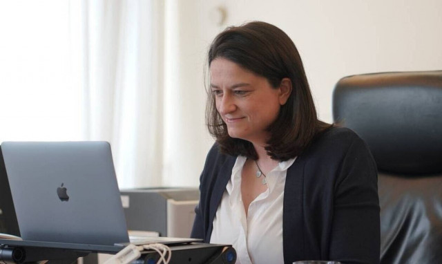 Education Min. announces support measures for students, teachers in fire-stricken areas