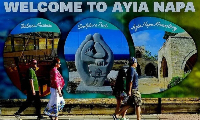 Κορονοϊός στην Κύπρο: Δύο θάνατοι και 402 νέα κρούσματα ανακοινώθηκαν την Πέμπτη (12/8)