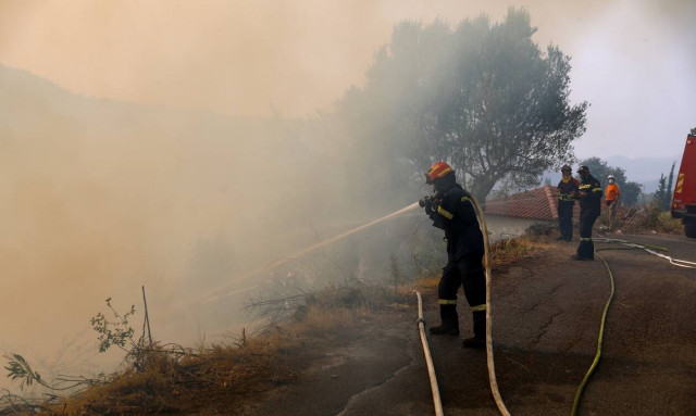 Φωτιές στη Χαλκιδική: Υπό έλεγχο τα πύρινα μέτωπα που προκλήθηκαν από κεραυνούς