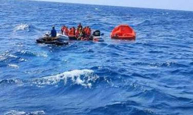 Ναυάγιο στη Μήλο: Καρέ - καρέ η διάσωση των 18 επιβαινόντων από το Seajet 2