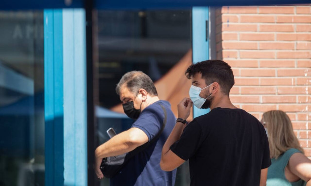 Κορονοϊός - Λουκίδης: Ποιοι θα κάνουν πρώτοι την τρίτη δόση του εμβολίου στην Ελλάδα