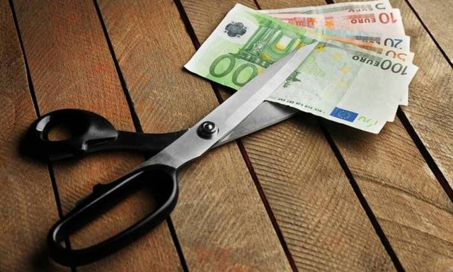 Πως ο πύρινος όλεθρος «ψαλίδισε» τις φοροελαφρύνσεις